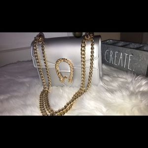 Shop our “Gigi” handbag 💗